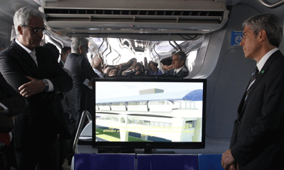 Homens caíram dentro da torre de cerca de sete metros (Ale Vianna/FolhaVP) mono1